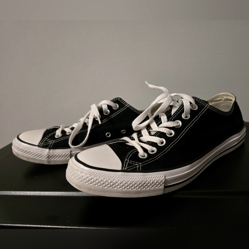 Converse Chuck Taylor All Star Black Low Top Men's Size 10.5